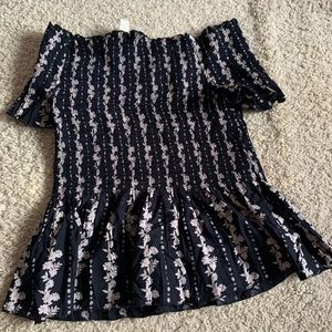 Navy blue fit and flare top!